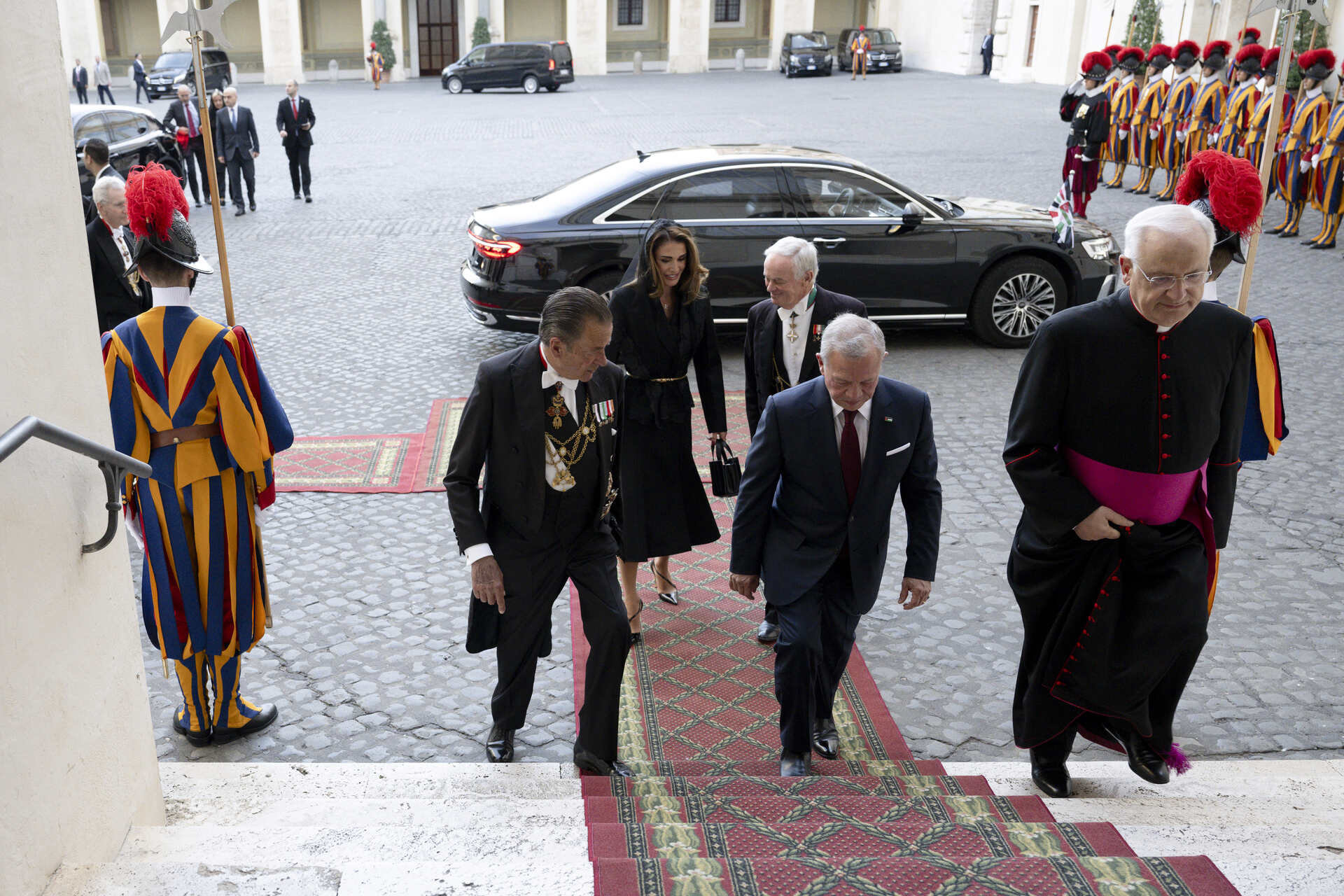 Holy Father receives the King and Queen of Jordan