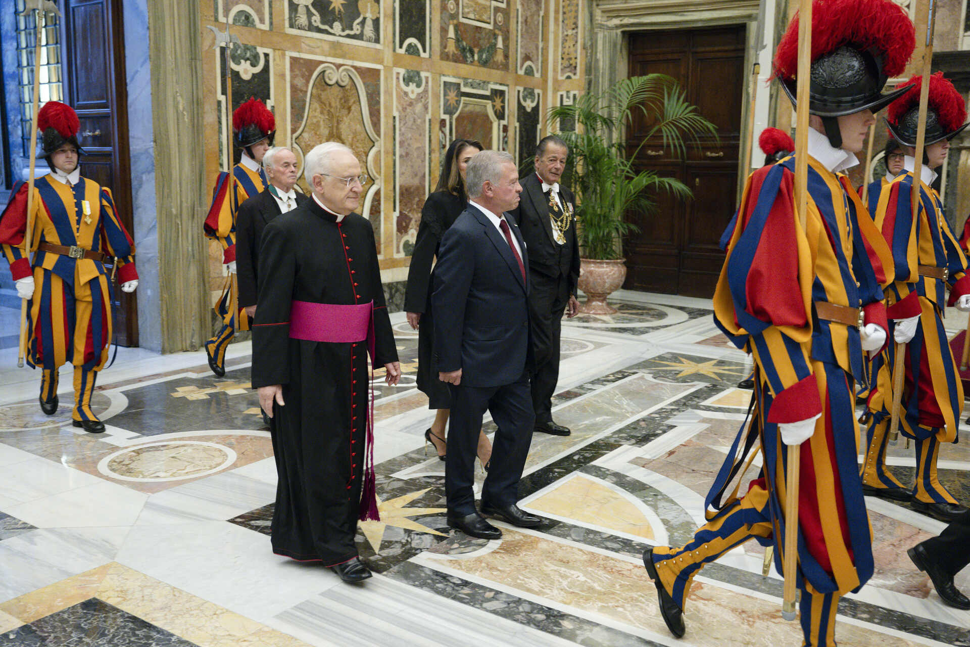 Holy Father receives the King and Queen of Jordan